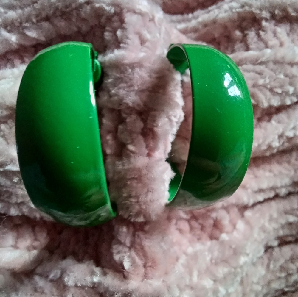 Clip earrings